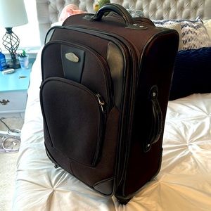 Carry On Luggage- Ricardo- Beverly Hills carry on 4 wheel spinner-